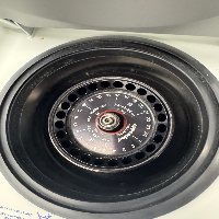 Eppendorf 5424R Refrigerated Centrifuge image 1